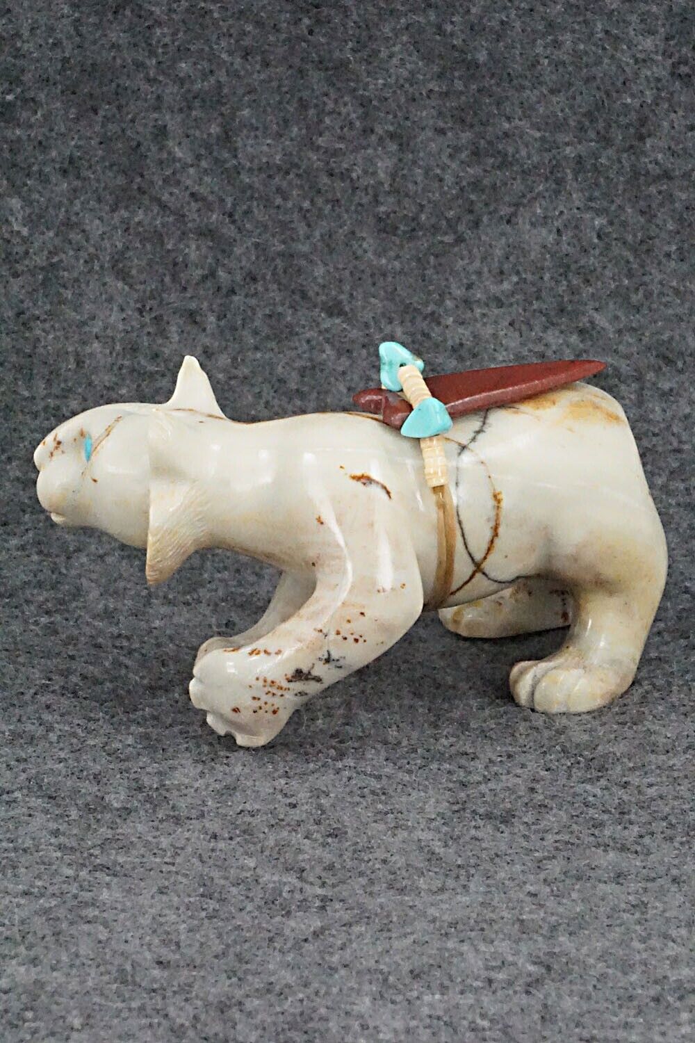 Bobcat Zuni Fetish Carving - Albert Eustace