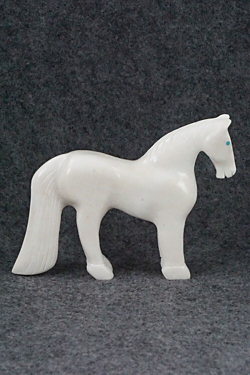 Horse Zuni Fetish Carving - Andres Lementino