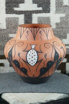 Zuni Pottery - Priscilla Peynetsa