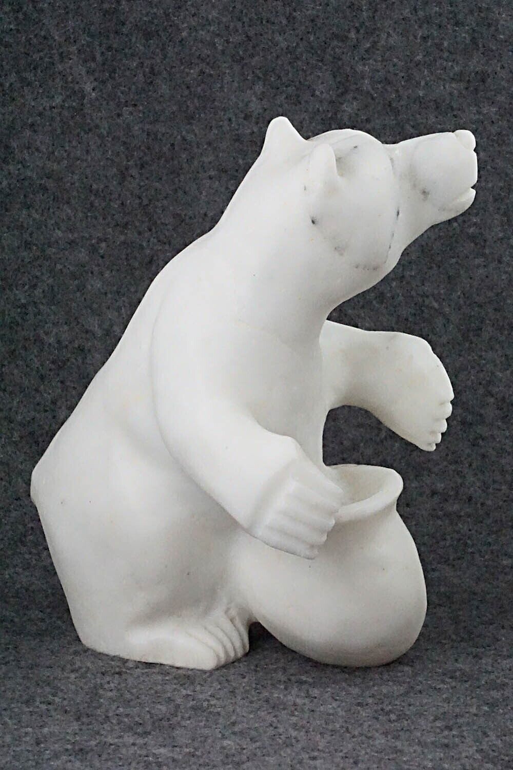 Bear Zuni Fetish Carving - Albert Eustace