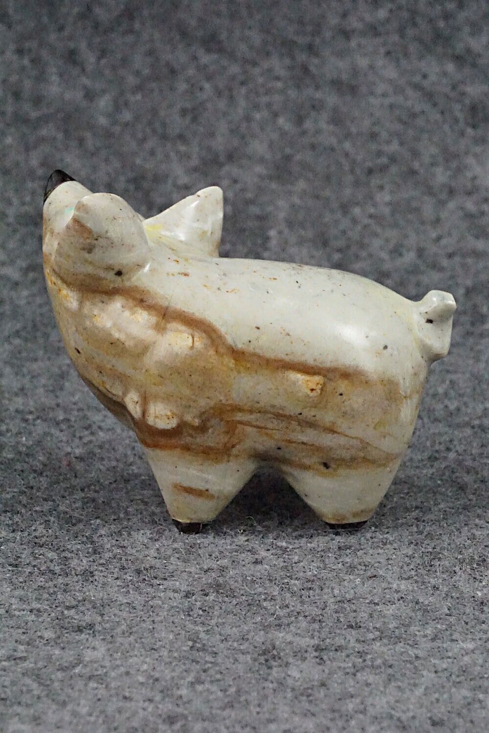 Pig Zuni Fetish Carving - Enrike Leekya