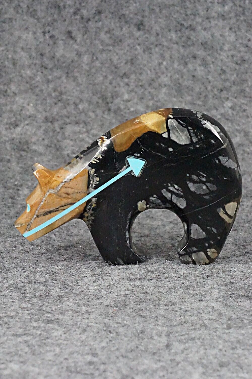 Bear Zuni Fetish Carving - Rodney Laiwakete
