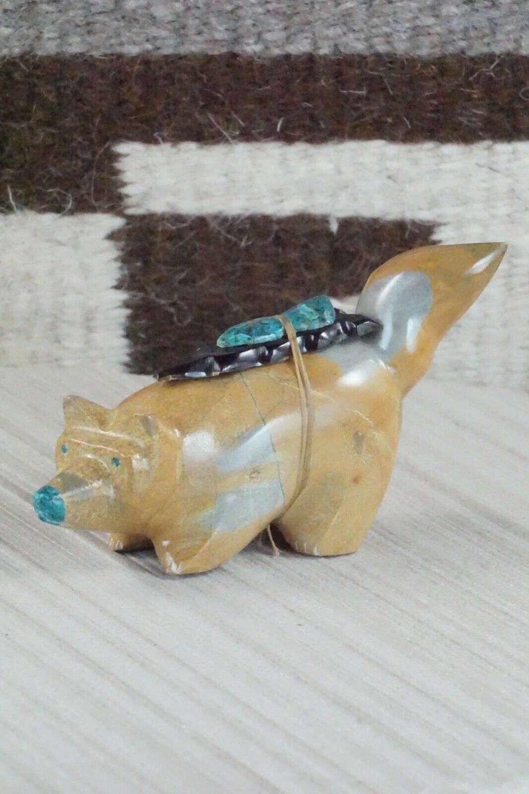 Wolf Zuni Fetish Carving - Enrike Leekya