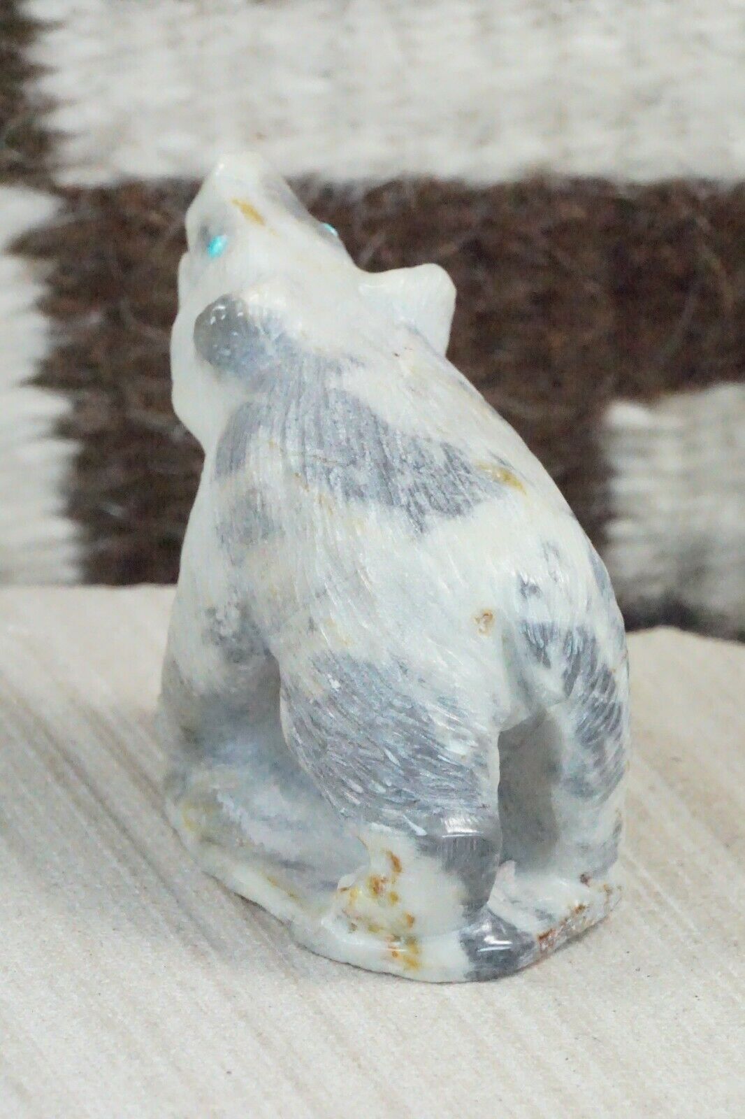 Bear Zuni Fetish Carving - Derrick Kaamasee