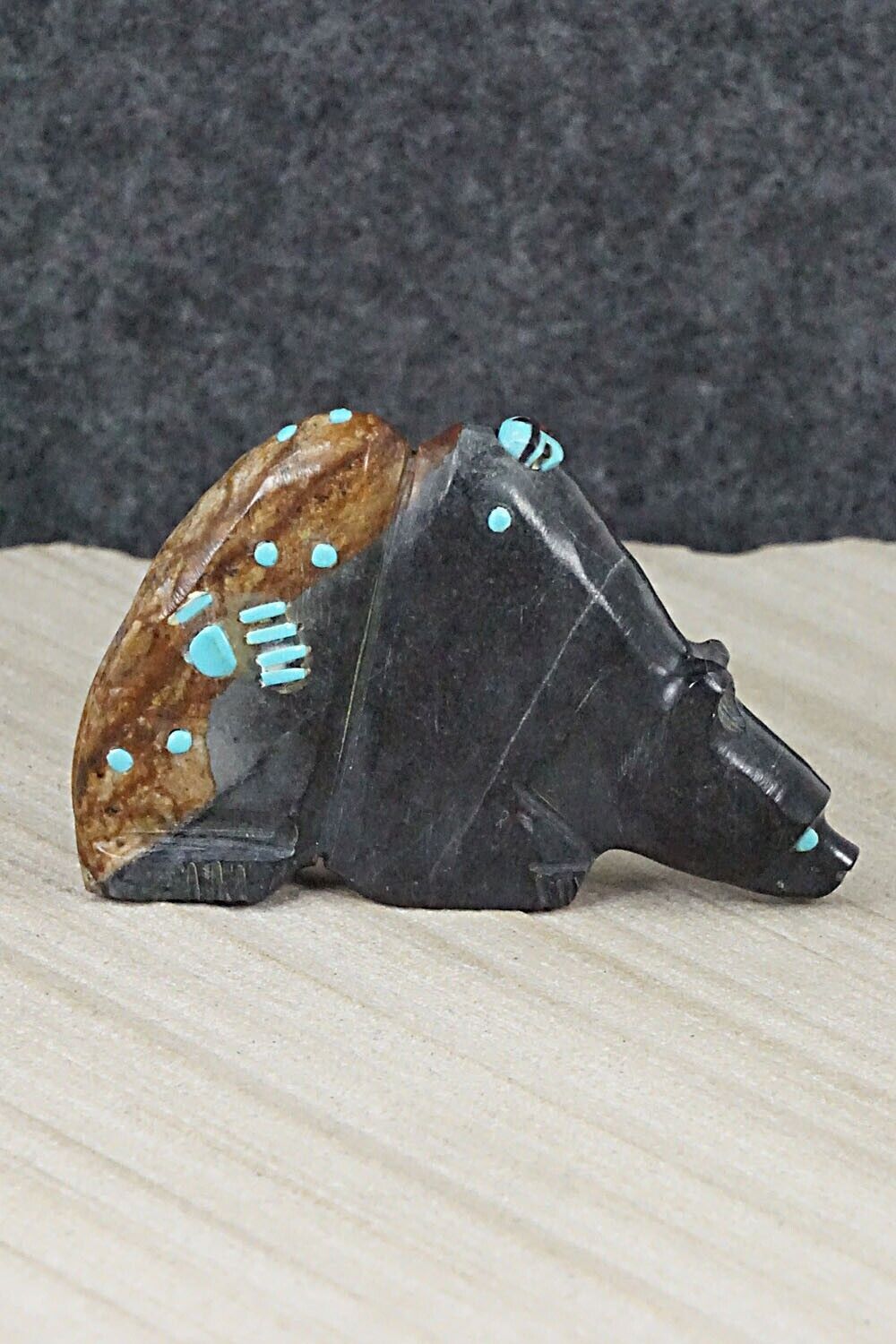 Bear Zuni Fetish Carving - Danette Laate