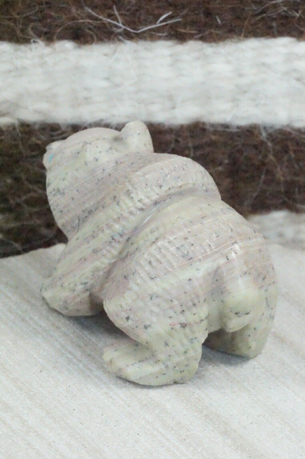 Bear Zuni Fetish Carving - Karen Zuni