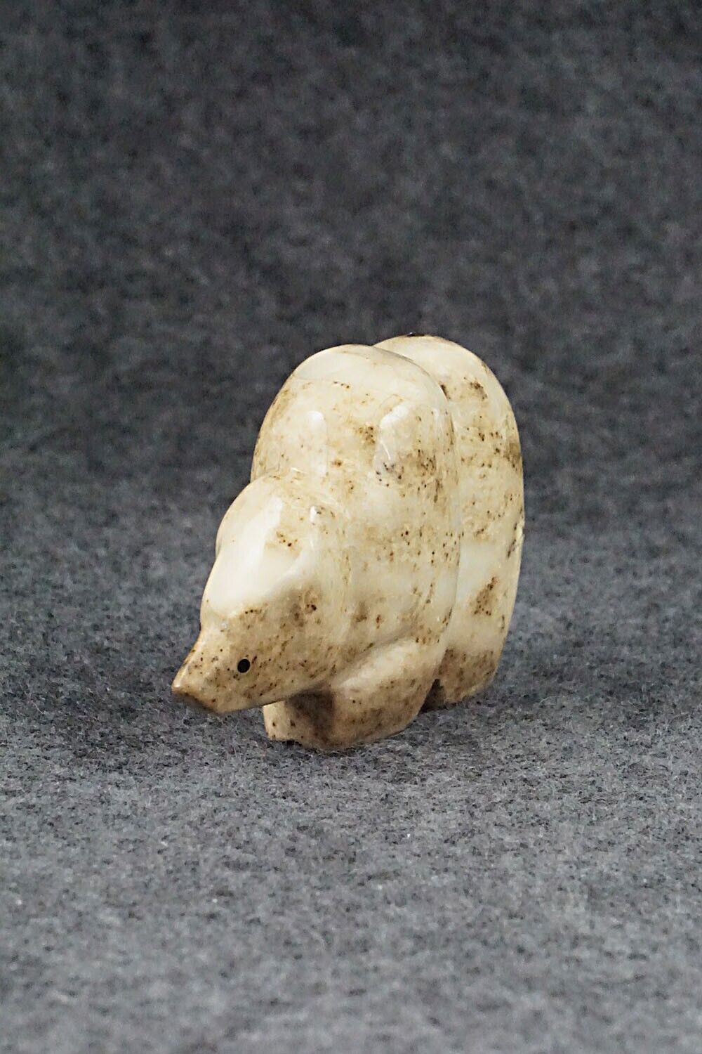 Bear Zuni Fetish Carving - Ed Lementino