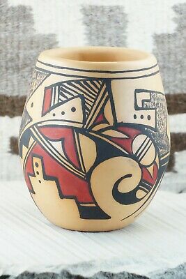 Hopi Pottery - D. Tsinnie