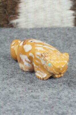 Mountain Lion Zuni Fetish Carving - David Chavez