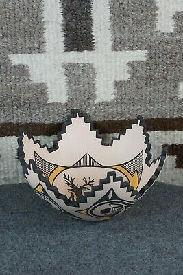 Zuni Pottery - Kalani Gchachu