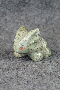 Rabbit Zuni Fetish Carving - Louise Ponchuella