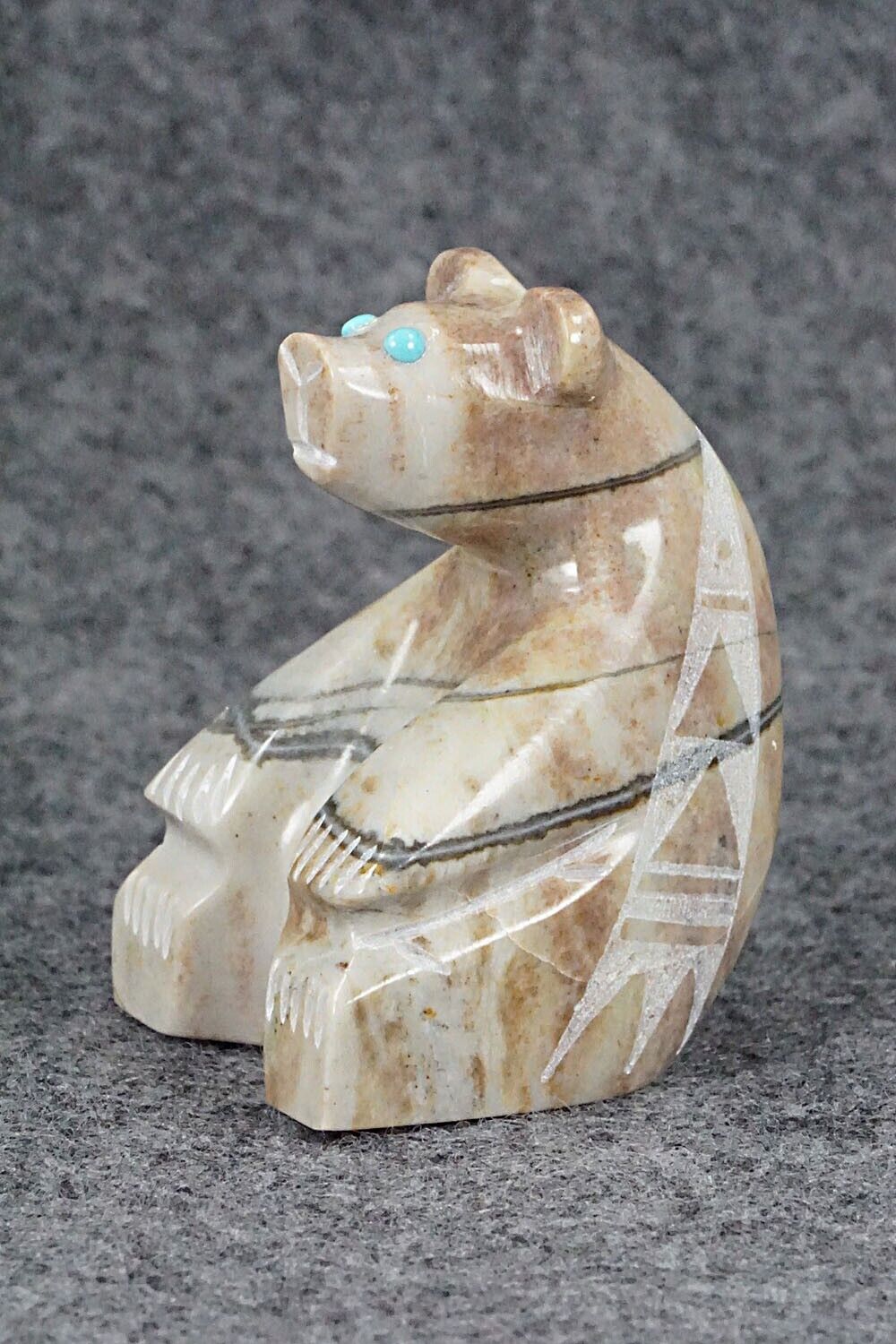 Bear Zuni Fetish Carving - Shannon Calavaza