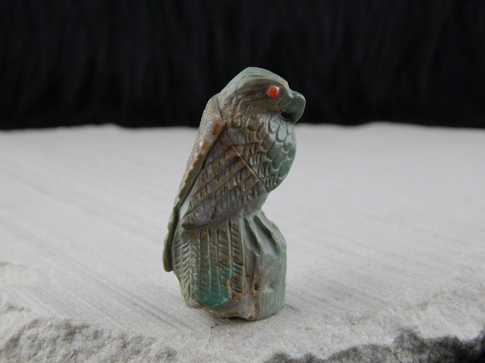 Eagle Zuni Fetish Carving - Derrick Kaamasee - High Lonesome Trading