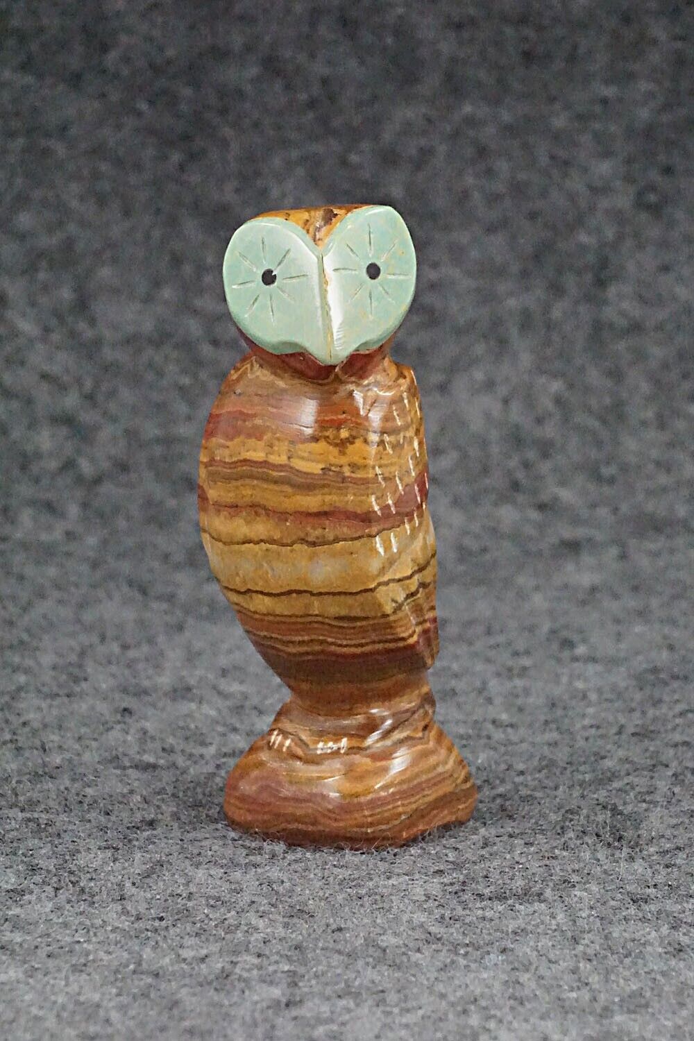 Owl Zuni Fetish Carving - Enrike Leekya