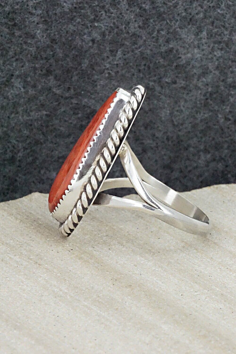 Spiny Oyster & Sterling Silver Ring - Benjamin Martinez - Size 9