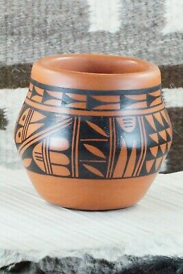 Hopi Pottery - A. Yesslith