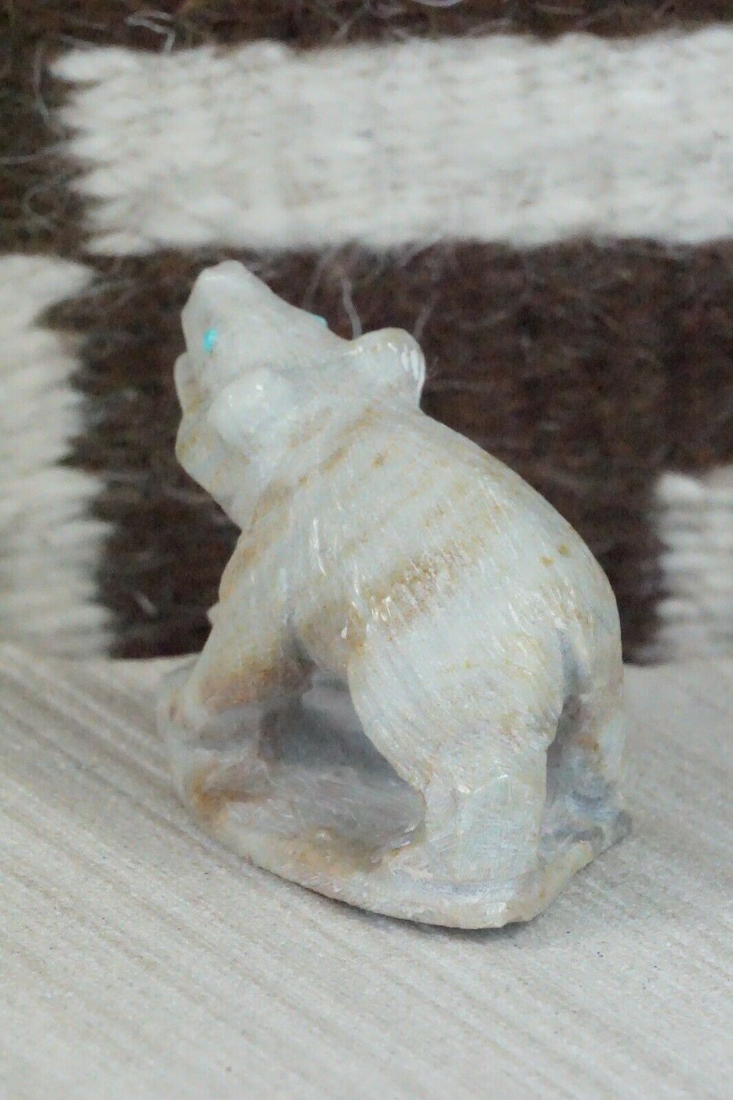 Bear Zuni Fetish Carving - Derrick Kaamasee