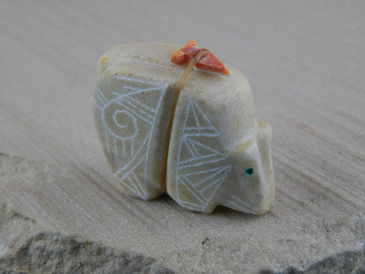 Bear Zuni Fetish Carving - Gabe Burns - High Lonesome Trading
