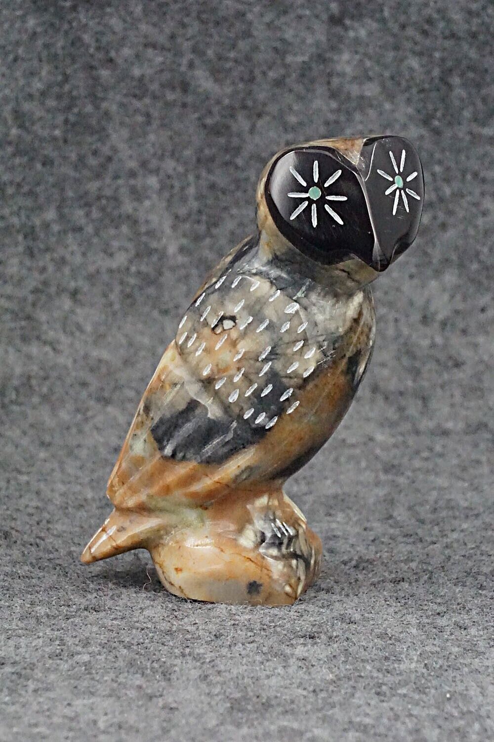 Owl Zuni Fetish Carving - Enrike Leekya