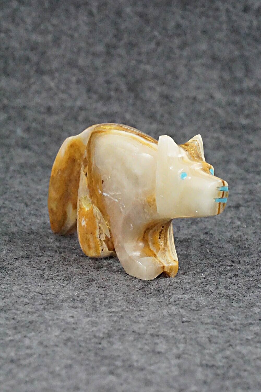 Wolf Zuni Fetish Carving - Rodney Laiwakete