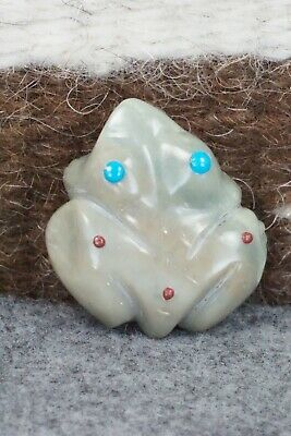 Frog Zuni Fetish Carving - Gordon Poncho