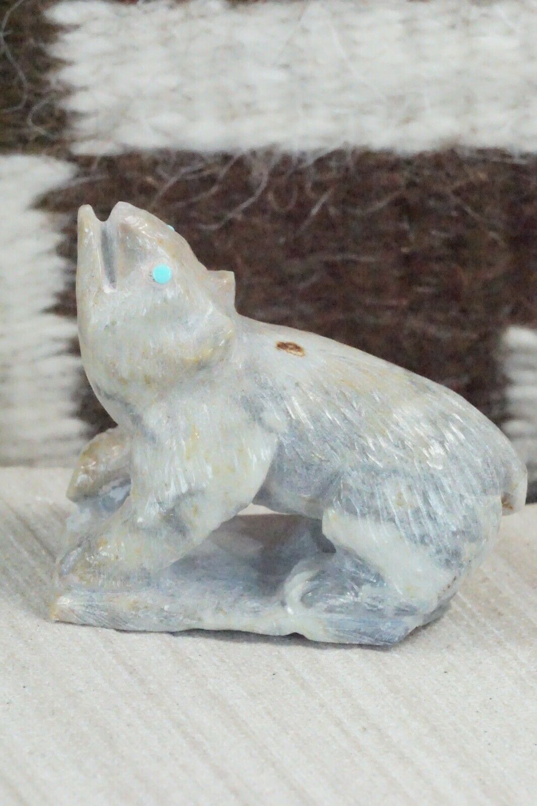 Bear Zuni Fetish Carving - Derrick Kaamasee