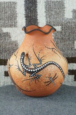 Zuni Pottery - Deldrick Cellicion