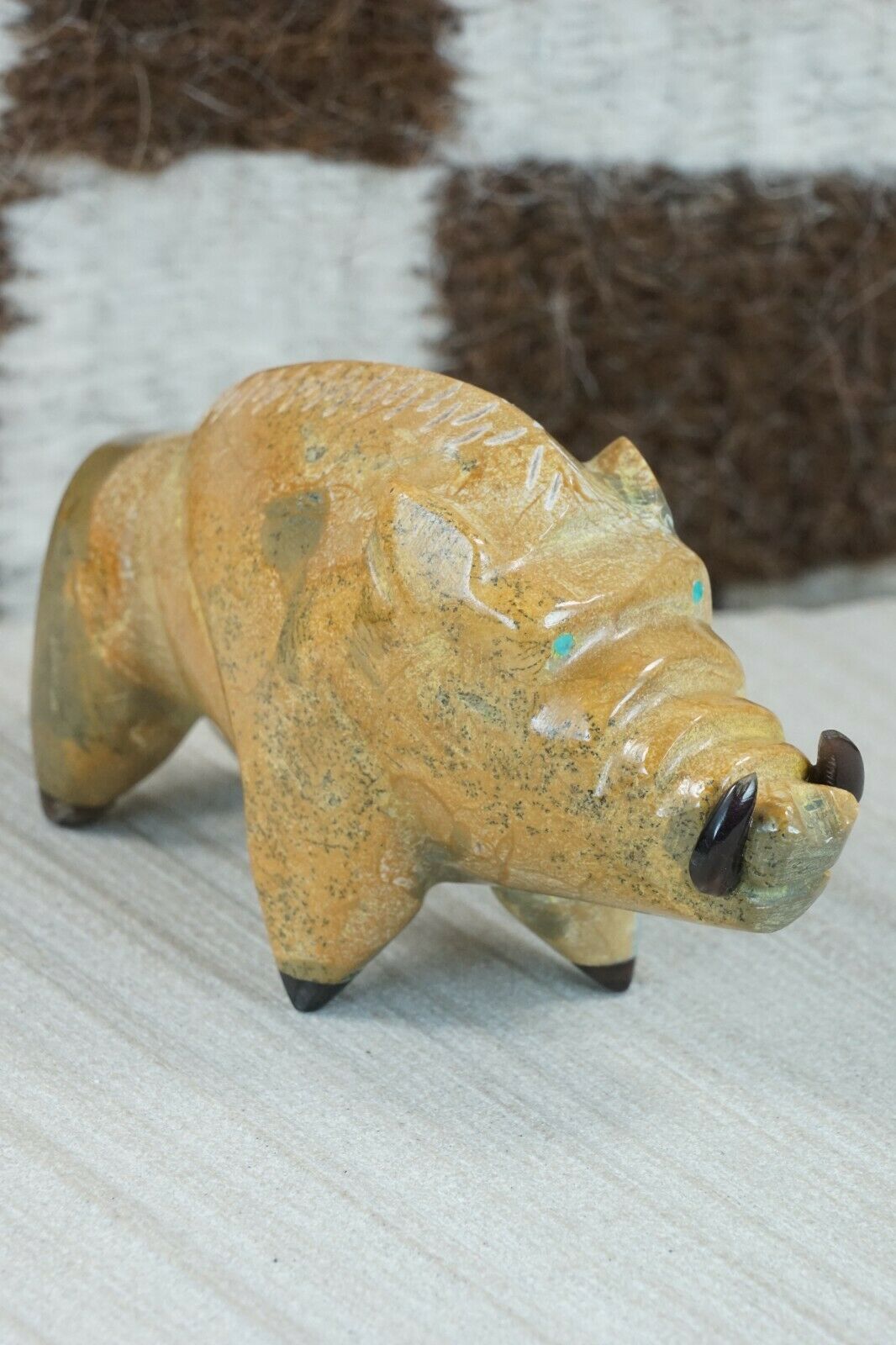 Razorback Hog Zuni Fetish Carving - Enrike Leekya