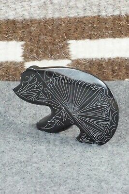Bear Zuni Fetish Carving - Jonathan Natewa