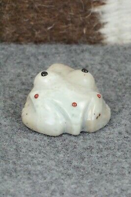 Frog Zuni Fetish Carving - Gordon Poncho