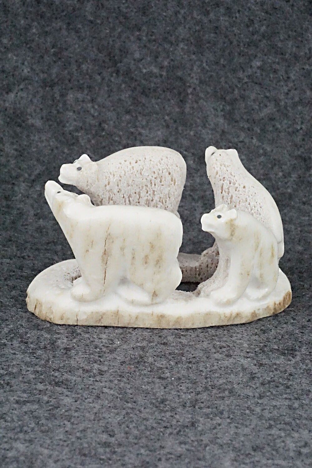 Bear Zuni Fetish Carving - Maxx Laate