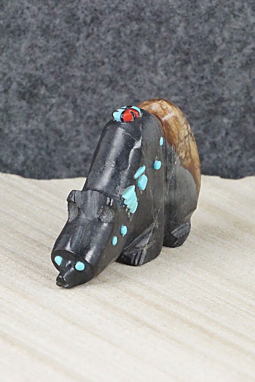 Bear Zuni Fetish Carving - Danette Laate