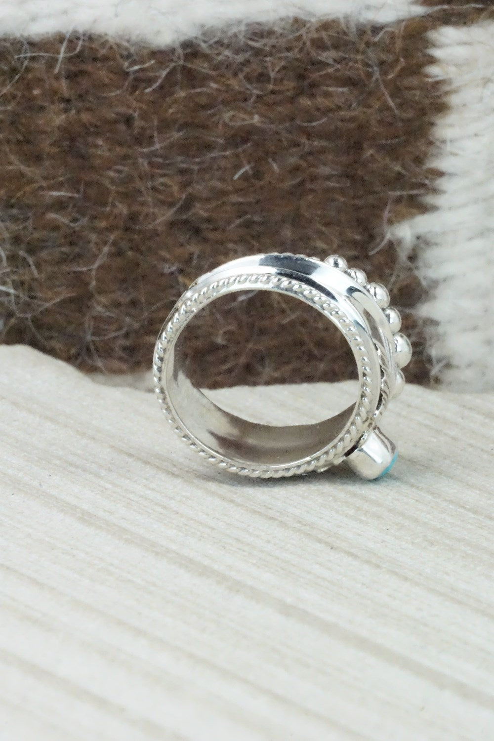 Turquoise & Sterling Silver Ring - Tom Lewis - Size 7.75