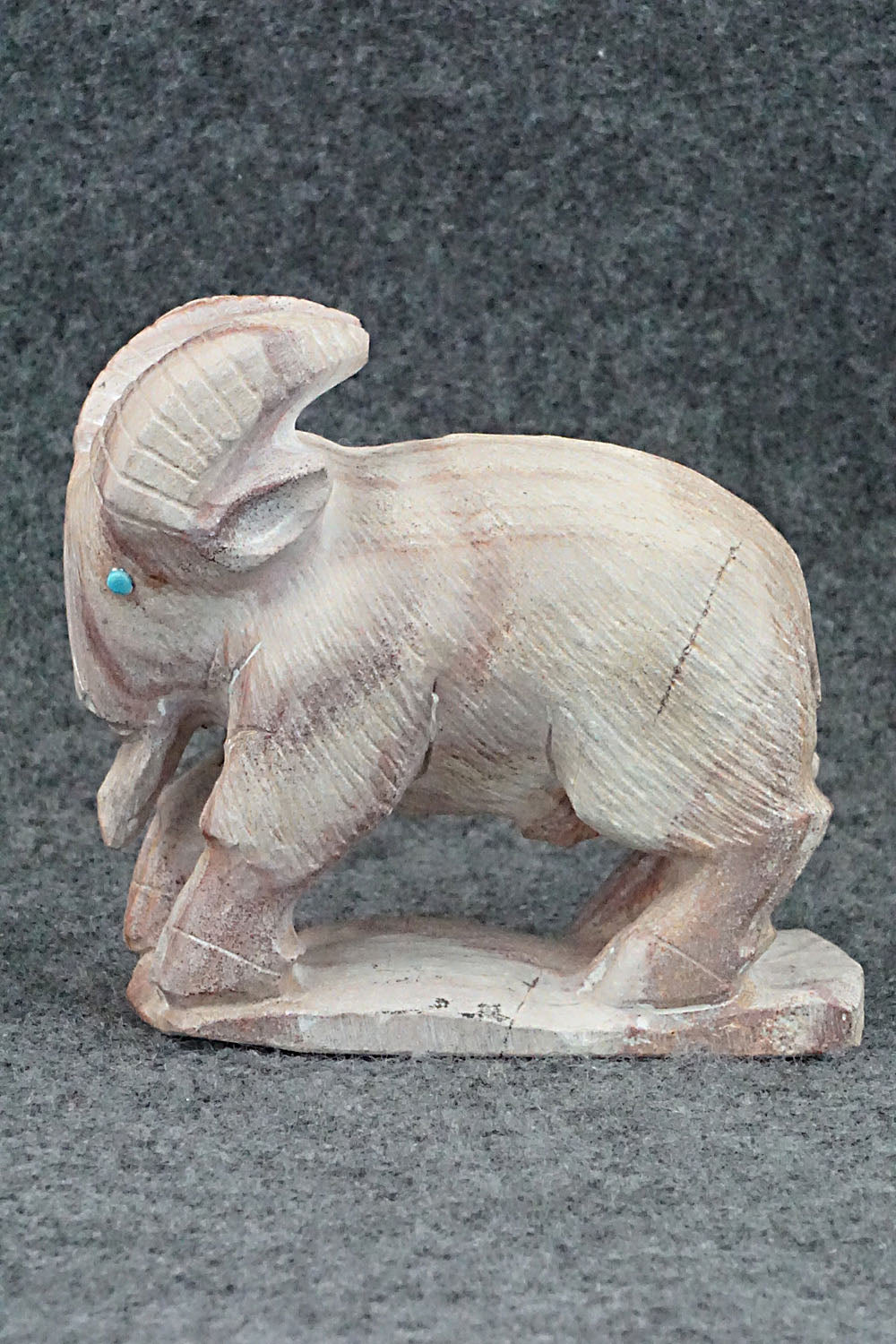Mountain Goat Zuni Fetish - Derrick Kaamasee