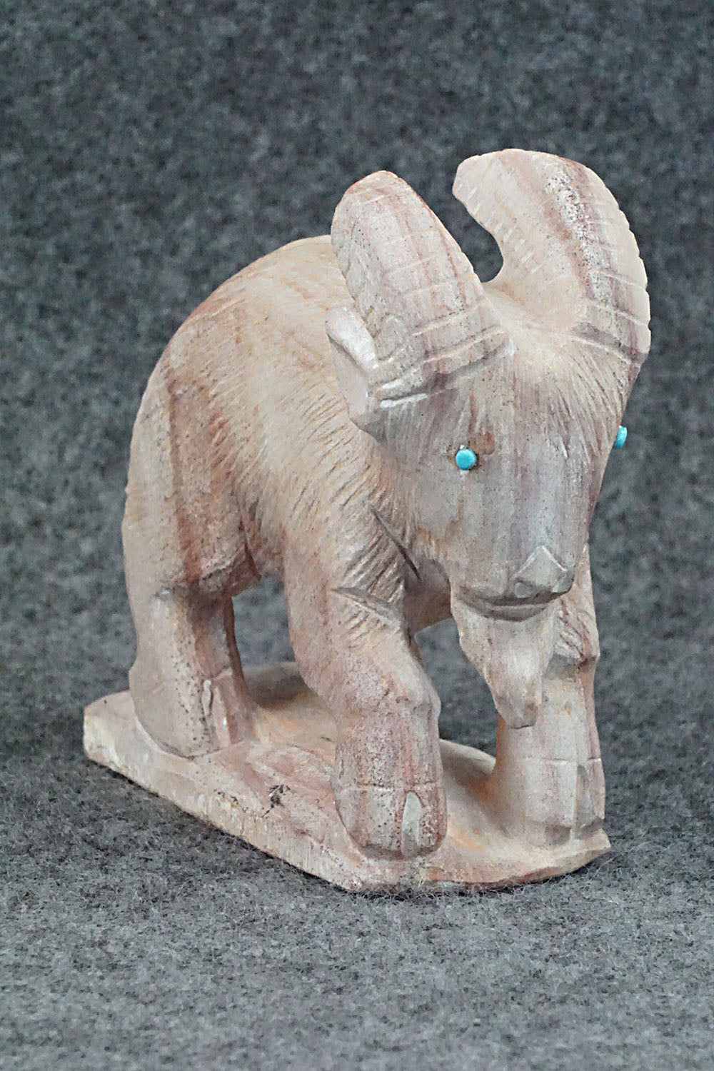 Mountain Goat Zuni Fetish - Derrick Kaamasee