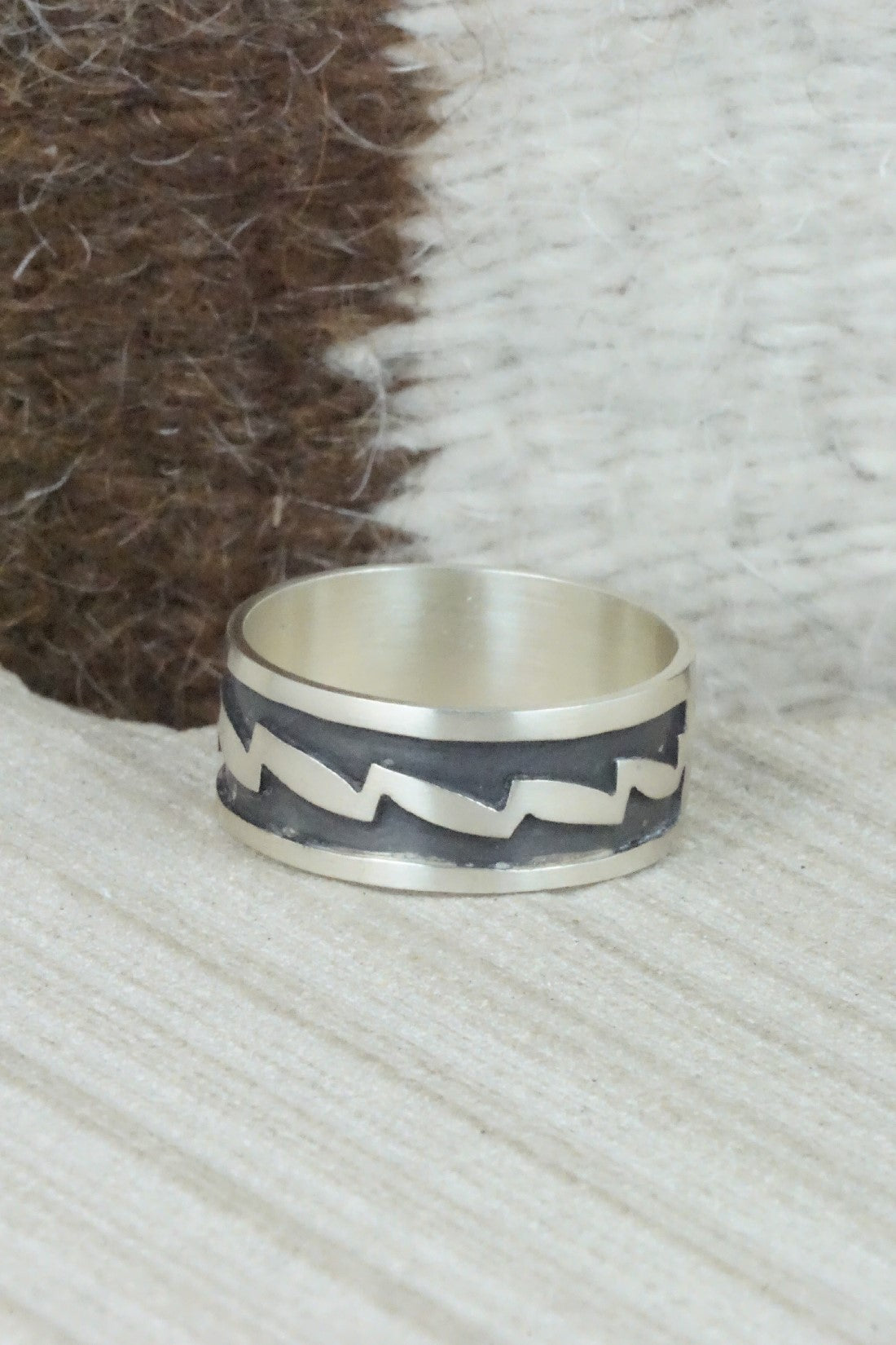 Sterling Silver Ring - Lester Gene - Size 13