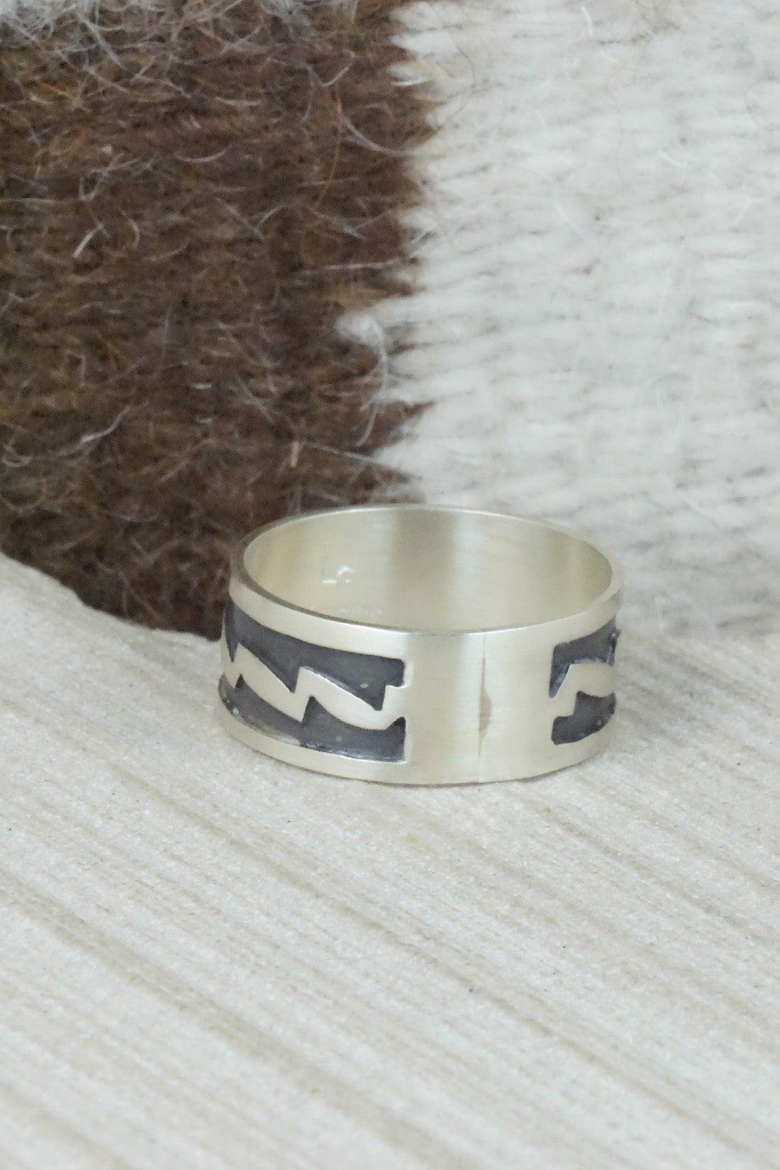 Sterling Silver Ring - Lester Gene - Size 14.75