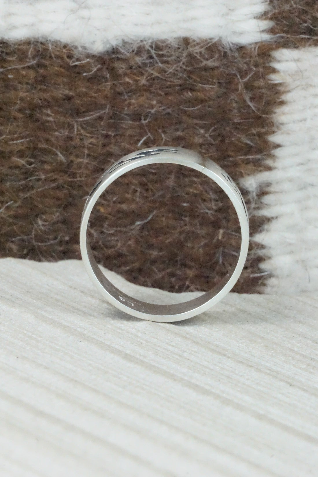 Sterling Silver Ring - Lester Gene - Size 14