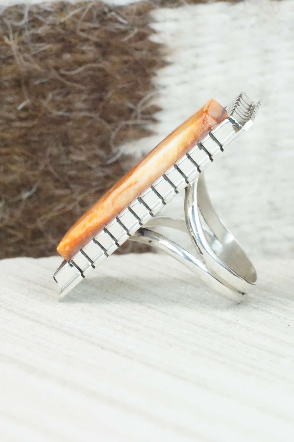 Spiny Oyster and Sterling Silver Ring - Ray Jack - Size 6.75