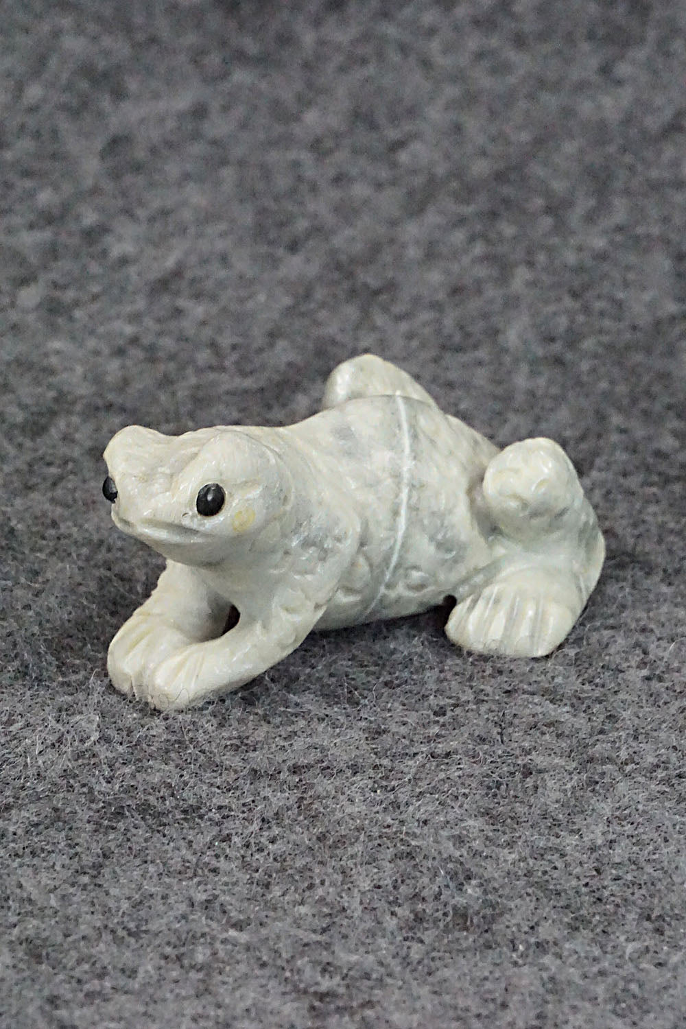 Frog Zuni Fetish Carving - Wilfred Cheama