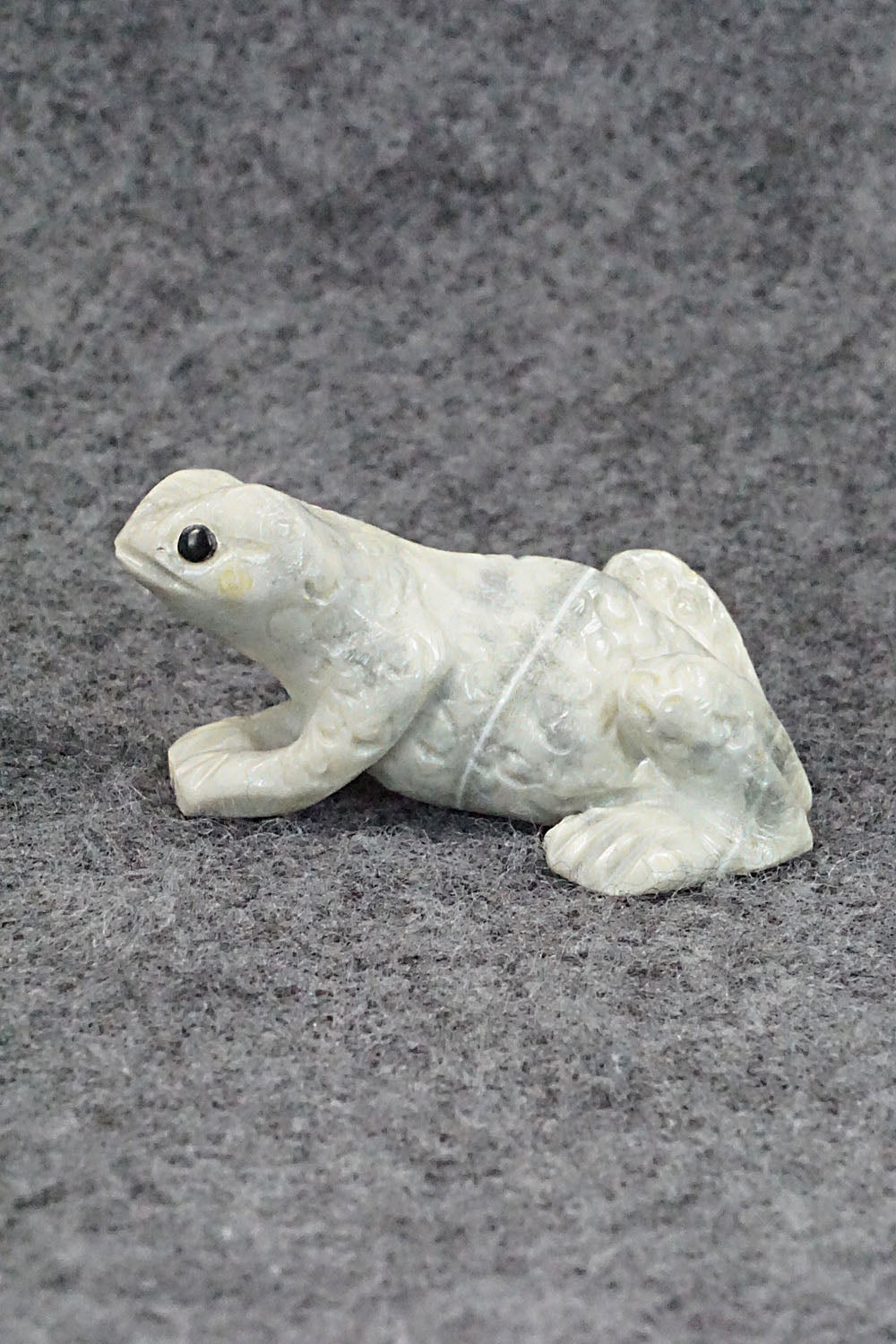 Frog Zuni Fetish Carving - Wilfred Cheama
