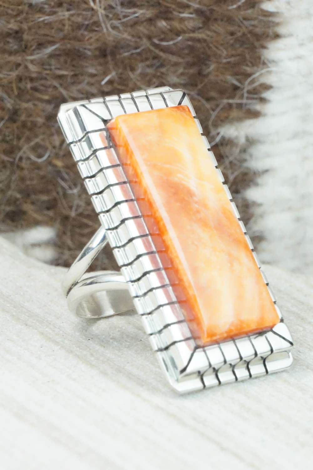 Spiny Oyster and Sterling Silver Ring - Ray Jack - Size 6.75