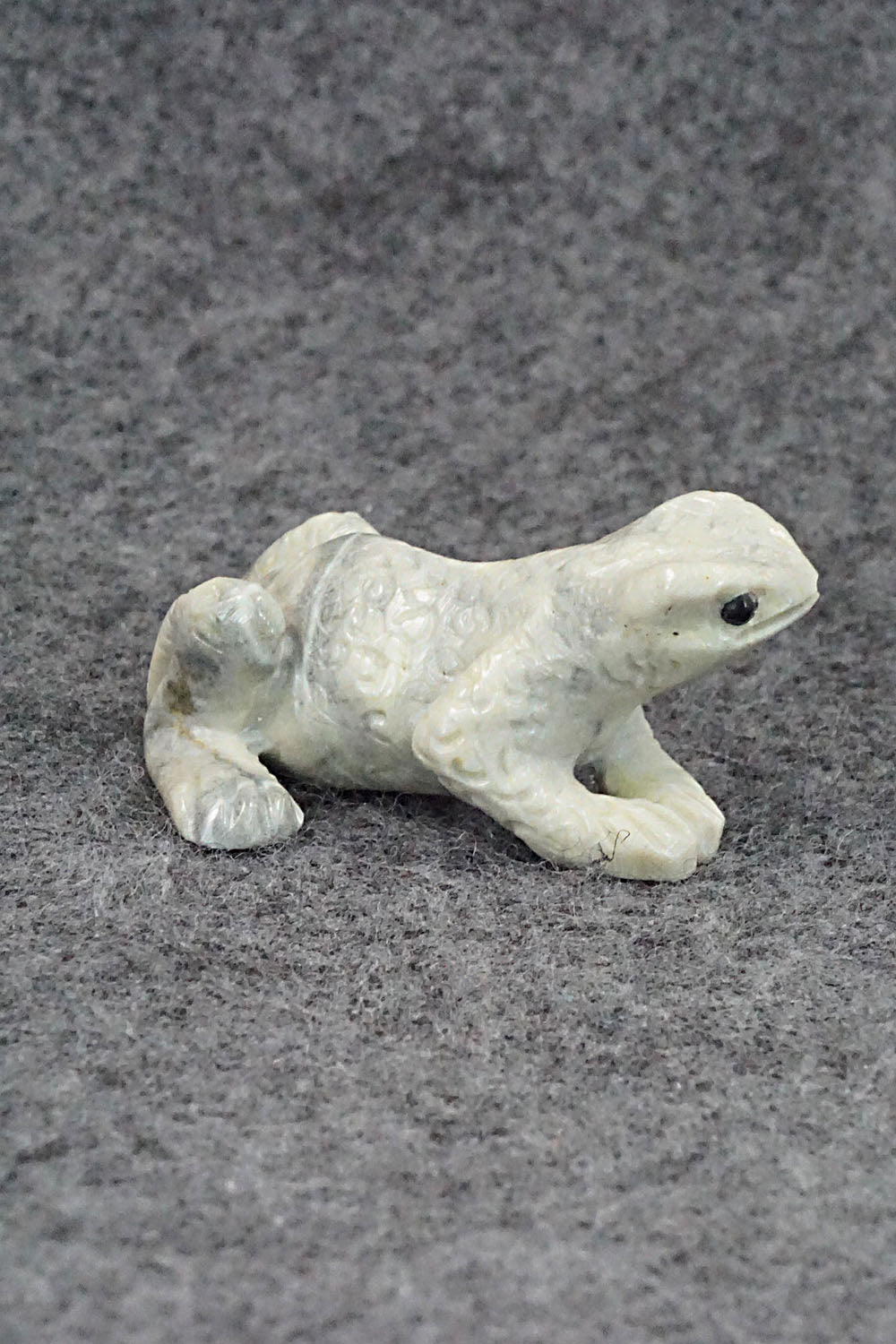 Frog Zuni Fetish Carving - Wilfred Cheama