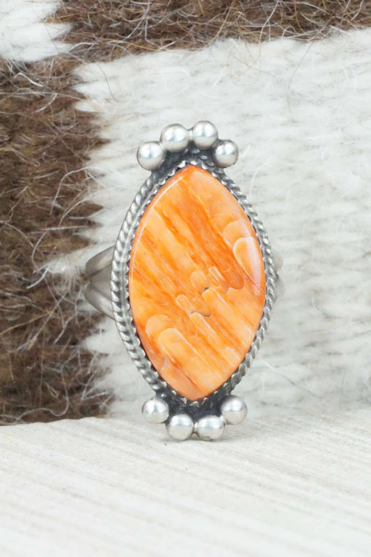 Spiny Oyster & Sterling Silver Ring - Selina Warner - Size 8.25
