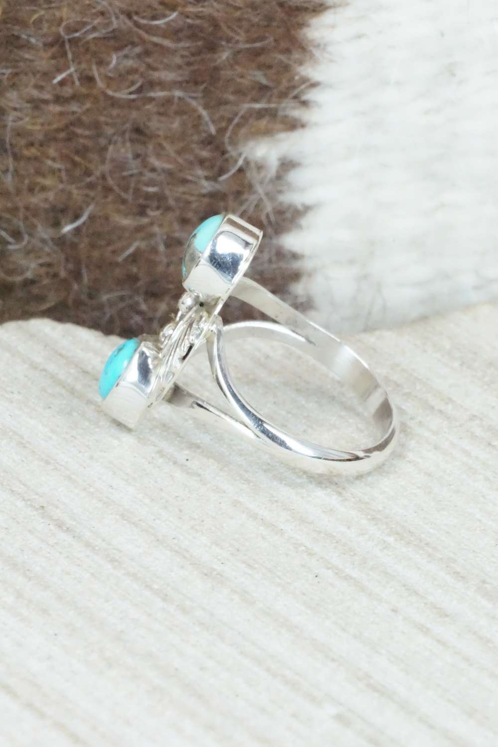 Turquoise & Sterling Silver Ring - Alice Saunders - Size 6