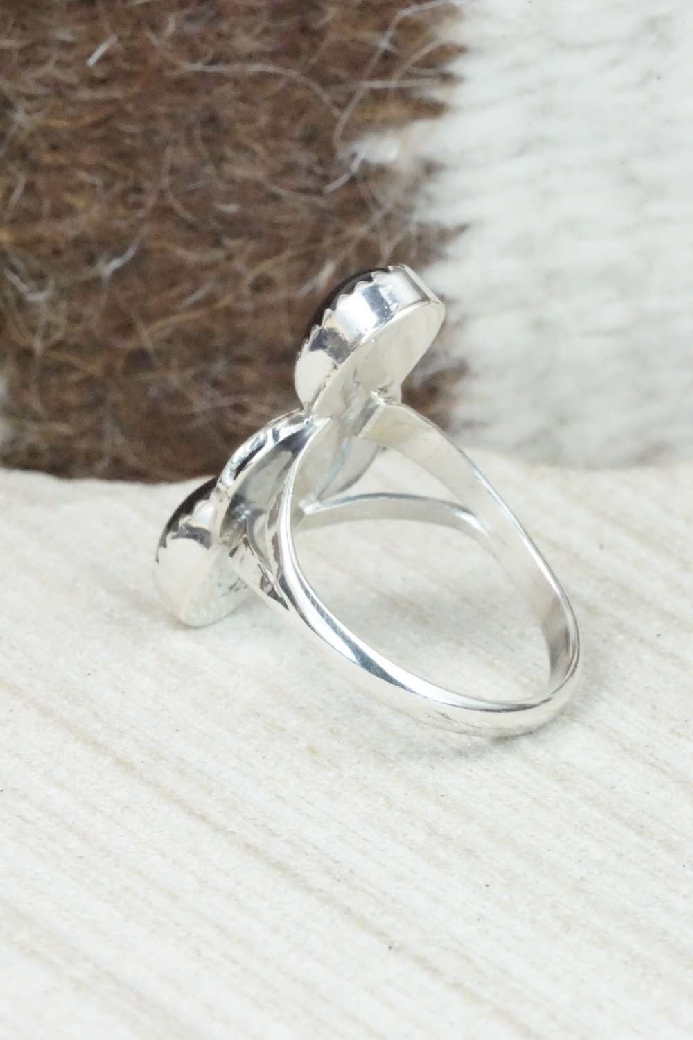 Onyx and Sterling Silver Ring - Grace Kenneth - Size 7.25