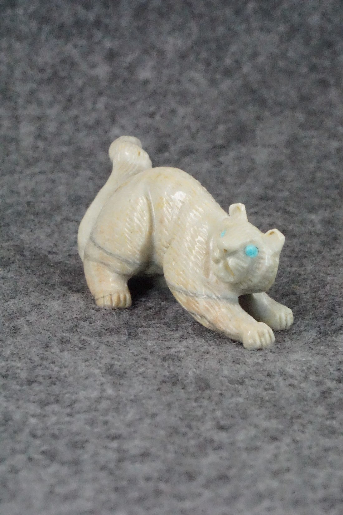 Mountain Lion Zuni Fetish Carving - Lance Cheama