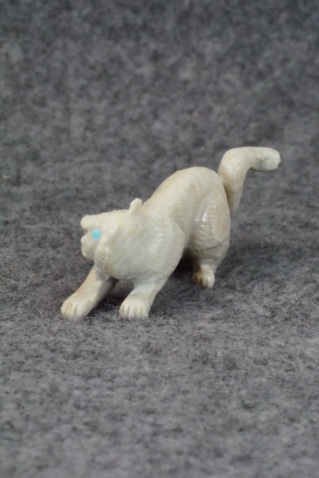 Mountain Lion Zuni Fetish Carving - Lance Cheama