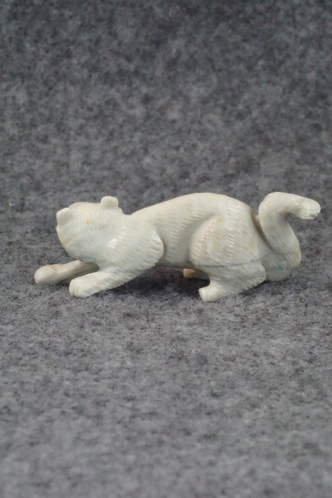 Mountain Lion Zuni Fetish Carving - Lance Cheama
