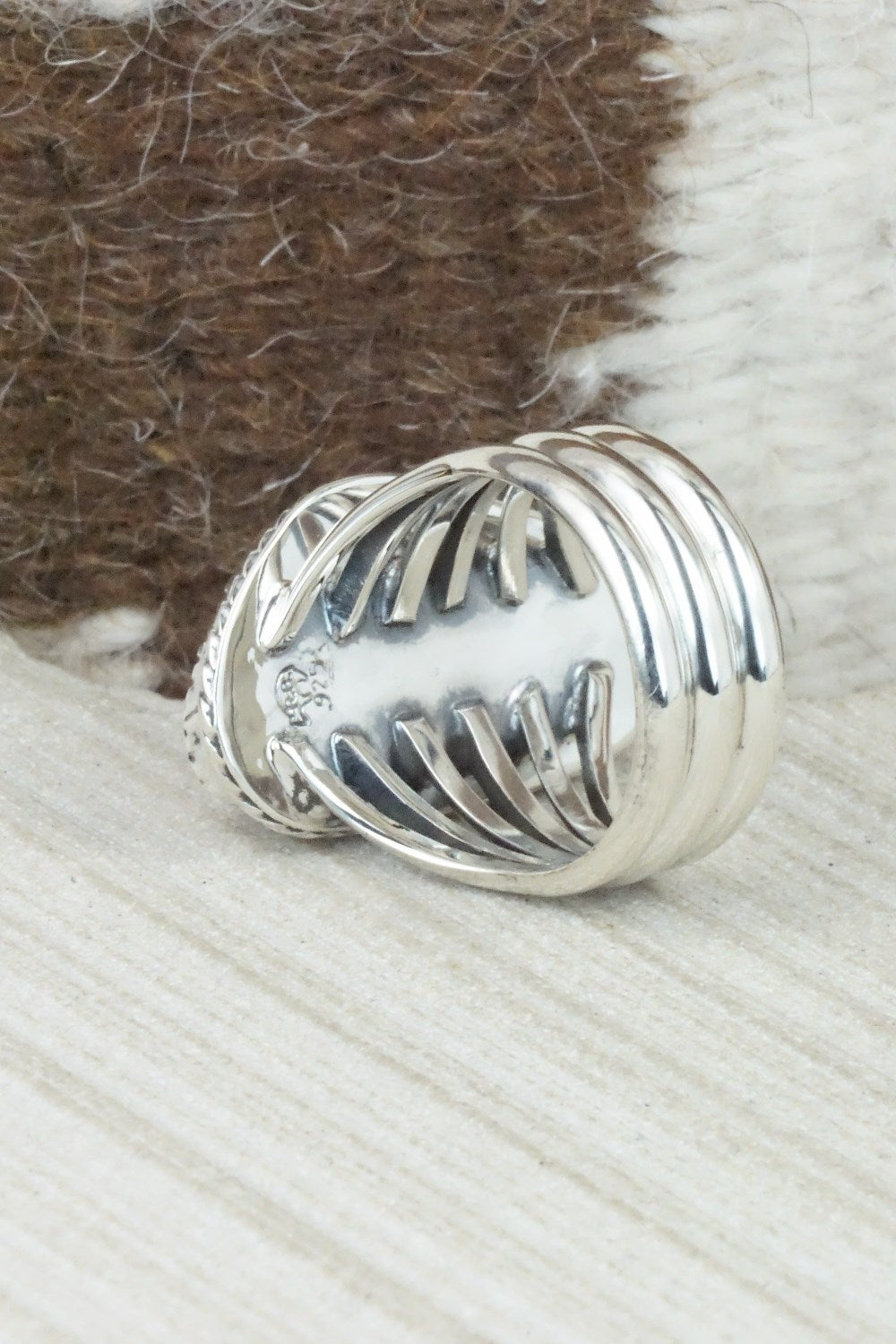 Spiny Oyster & Sterling Silver Ring - Mike Smith - Size 9.5